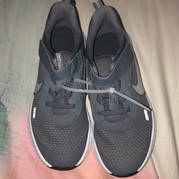 Nike revolution size 1 Clearance